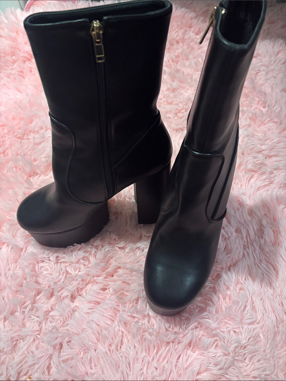 Lambda Adore You Platform ankle boots - Women's